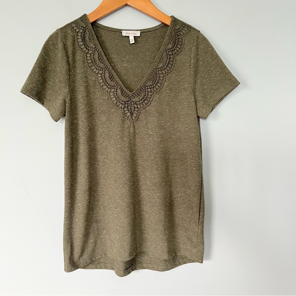 Ella Moss Healthered Olive Green Crochet Lace Trim V-Neck Tee Size XS